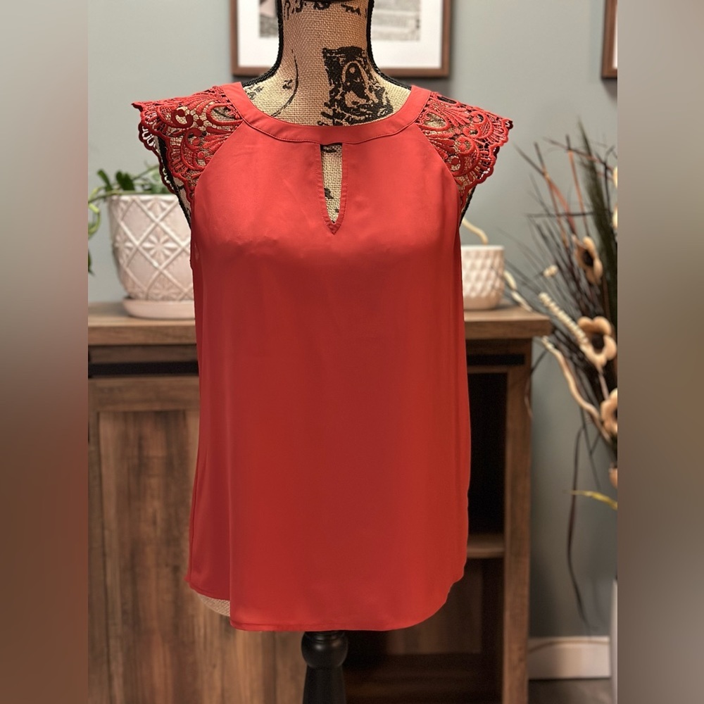 Express top, size small.